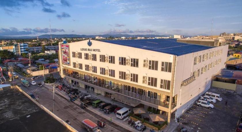 Lotus Blu Hotel Legazpi Buitenkant foto