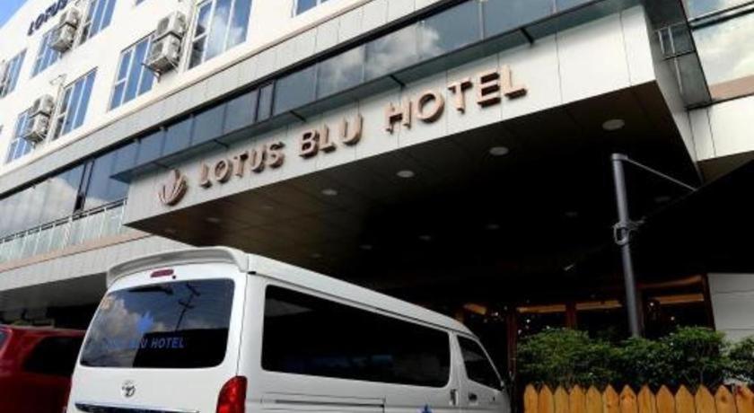 Lotus Blu Hotel Legazpi Buitenkant foto