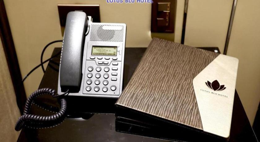 Lotus Blu Hotel Legazpi Buitenkant foto
